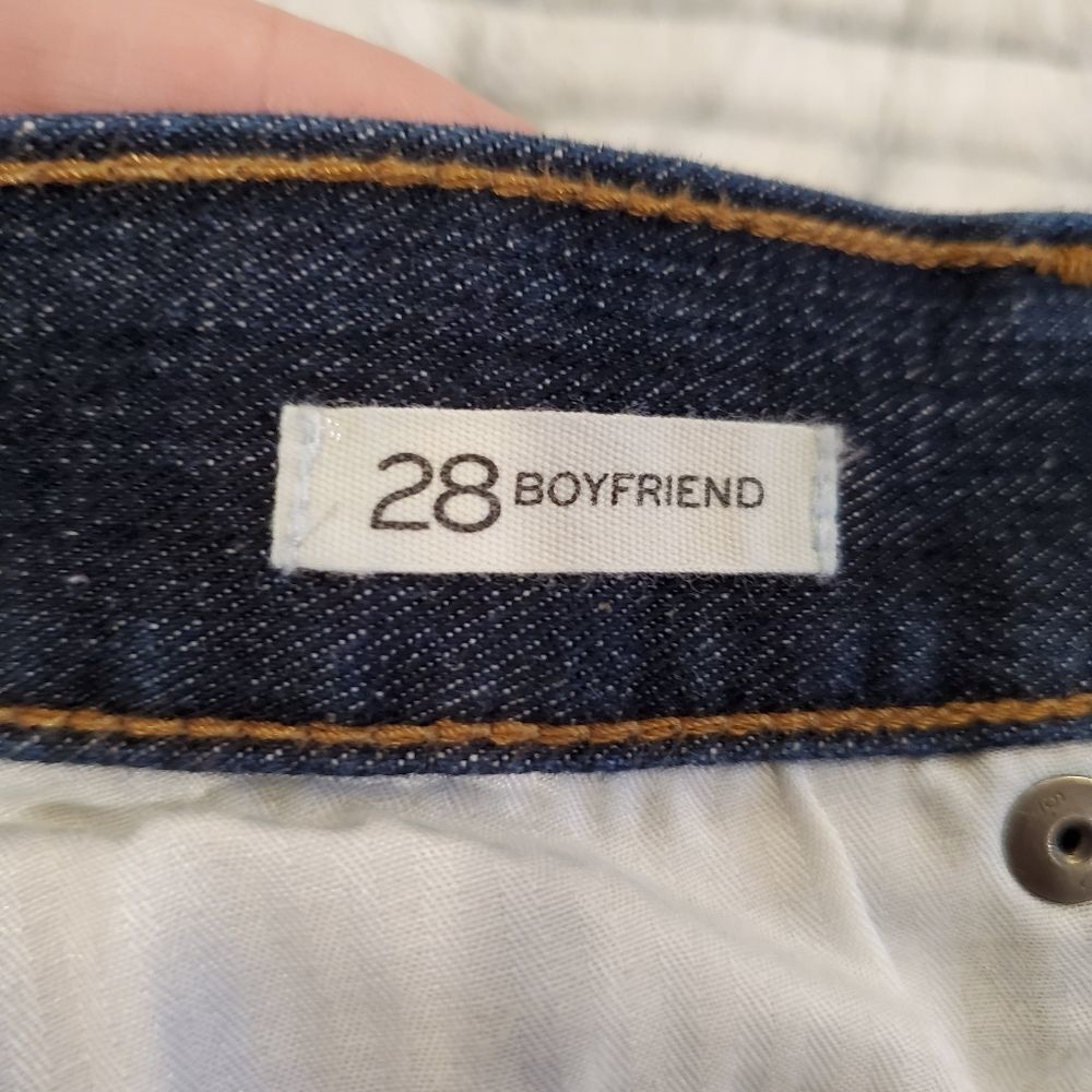 Dark wash distressed Banana Republic jeans Size 28! - Picture 3 of 10